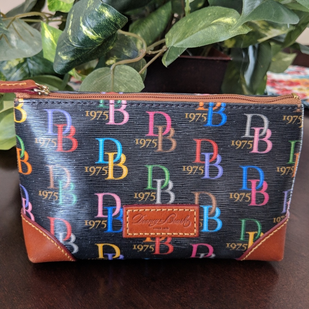 🌸🌸 SOLD🌸🌸Doo & Bourke Black Multi Cosmetic bag